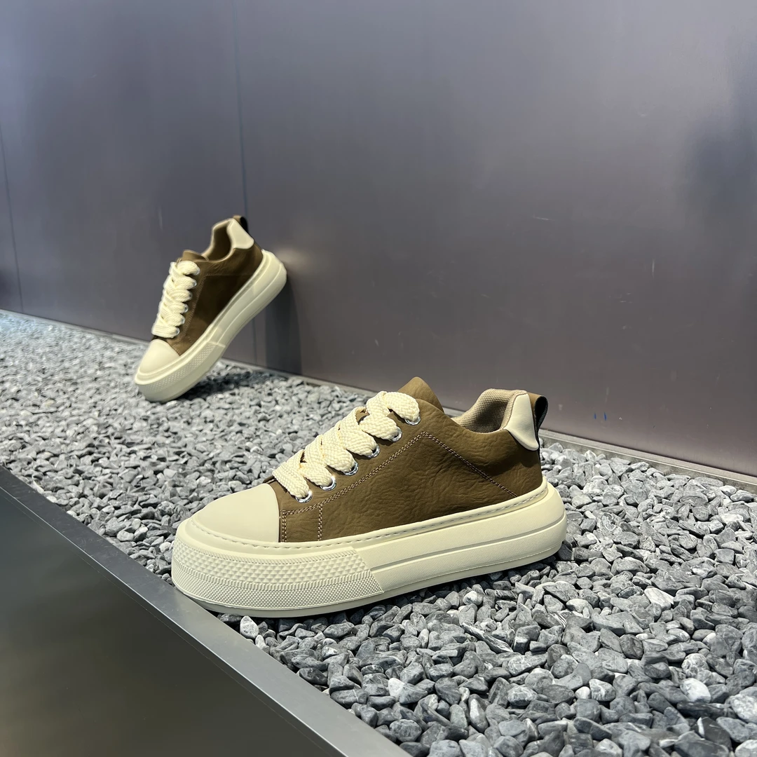 2025广州秋冬新款厚底软底舒适休闲系带透气轻质男士板鞋