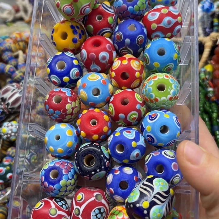 玻璃颈饰一颗一颗一颗