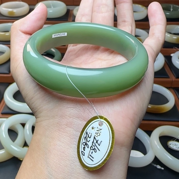 和田玉未镶嵌手镯粉青正装58.1