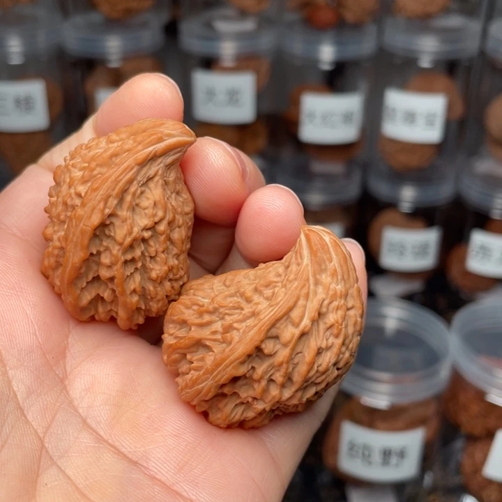 吊坠文玩核桃阿***车塔尖