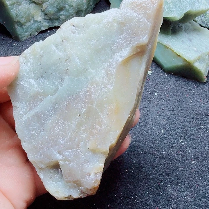 未镶嵌和田玉（糖玉）珠宝半成品