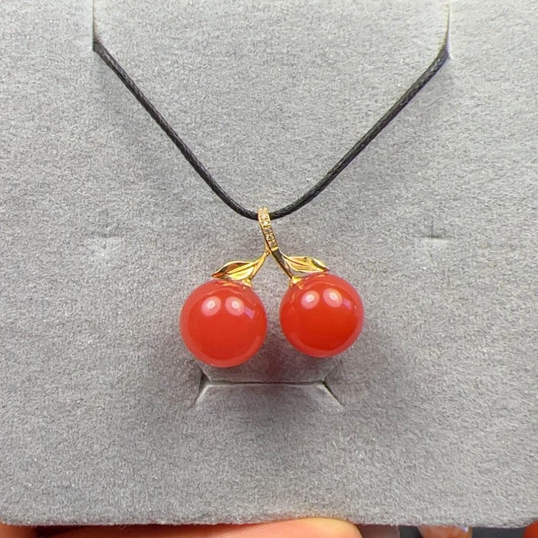 18K金镶嵌吊坠南红玛瑙