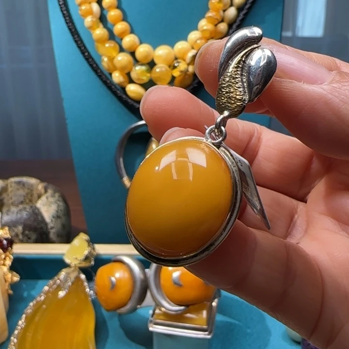 琥珀未镶嵌颈饰波兰设计款琥珀蜜蜡