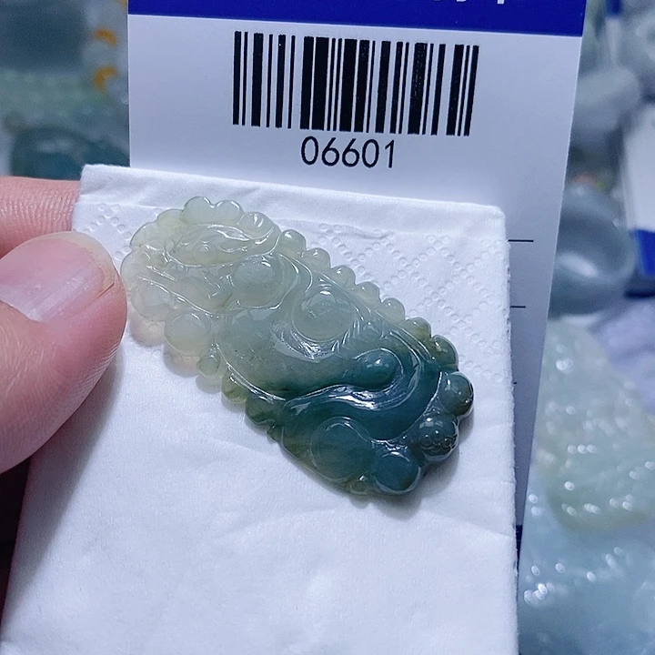 翡翠未镶嵌颈饰天光墟翡翠市场现金代购