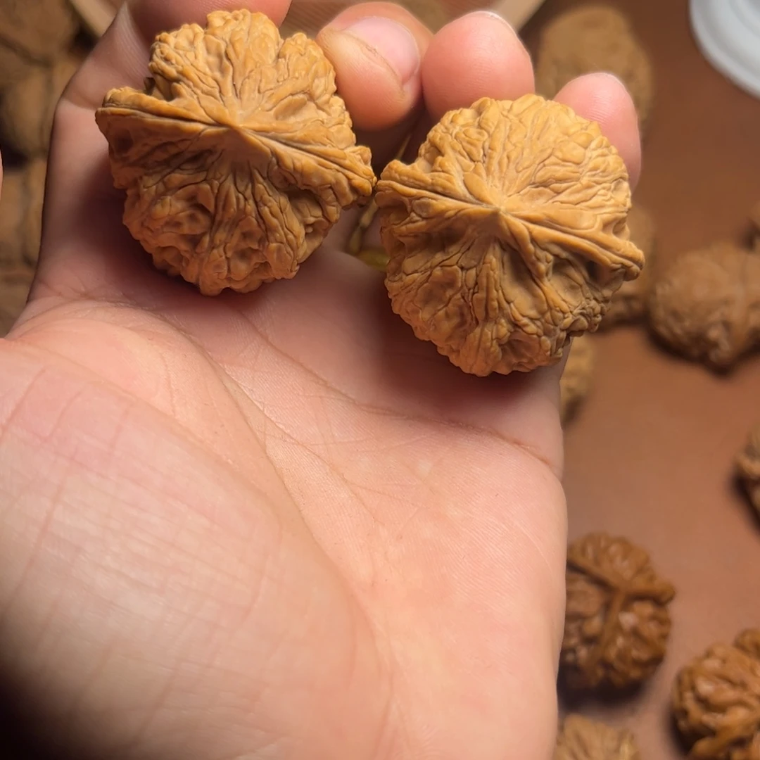 文玩核桃吊坠大沽石狮子头