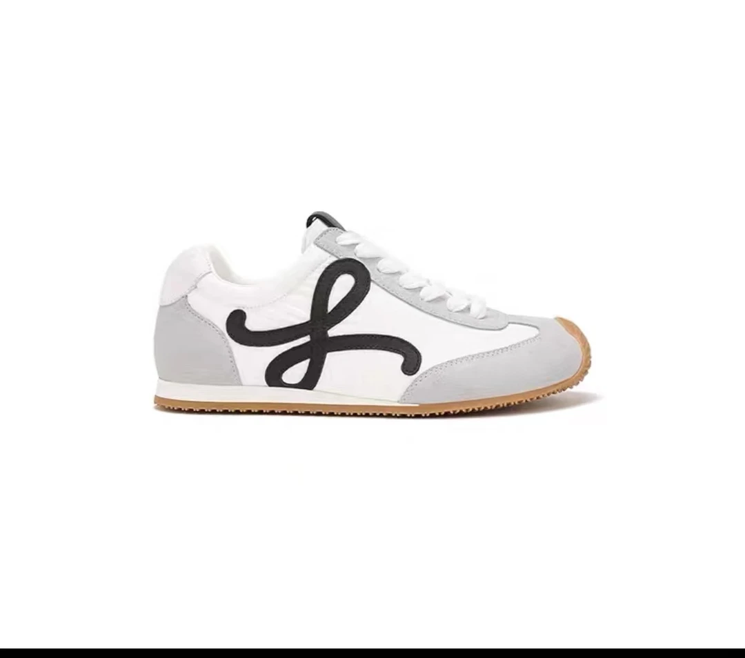 【天邑严选】歪头小可爱~复古系带休闲运动小白鞋女德训阿甘鞋*611