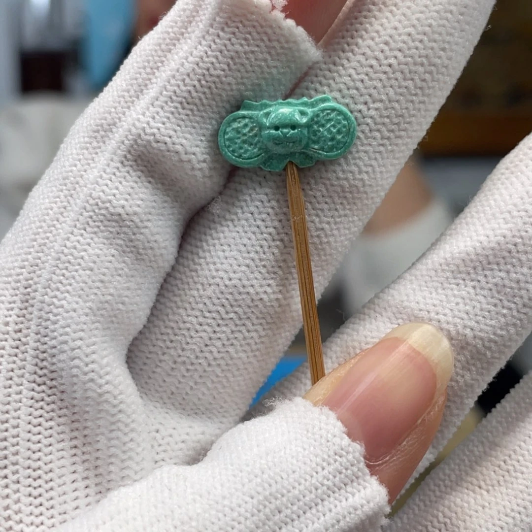 绿松石未镶嵌挂件