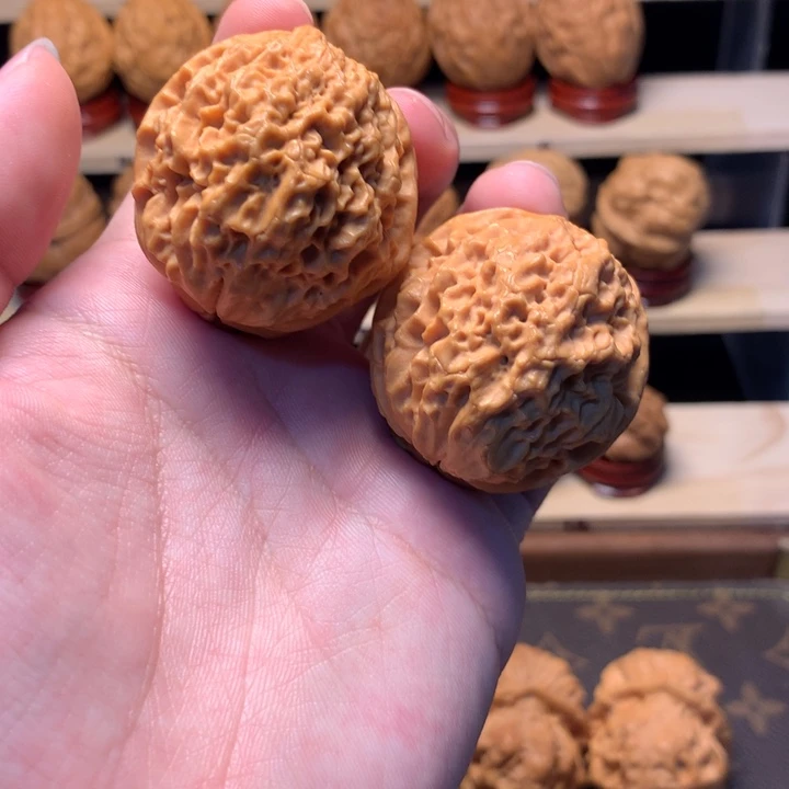 文玩核桃把件43绣球