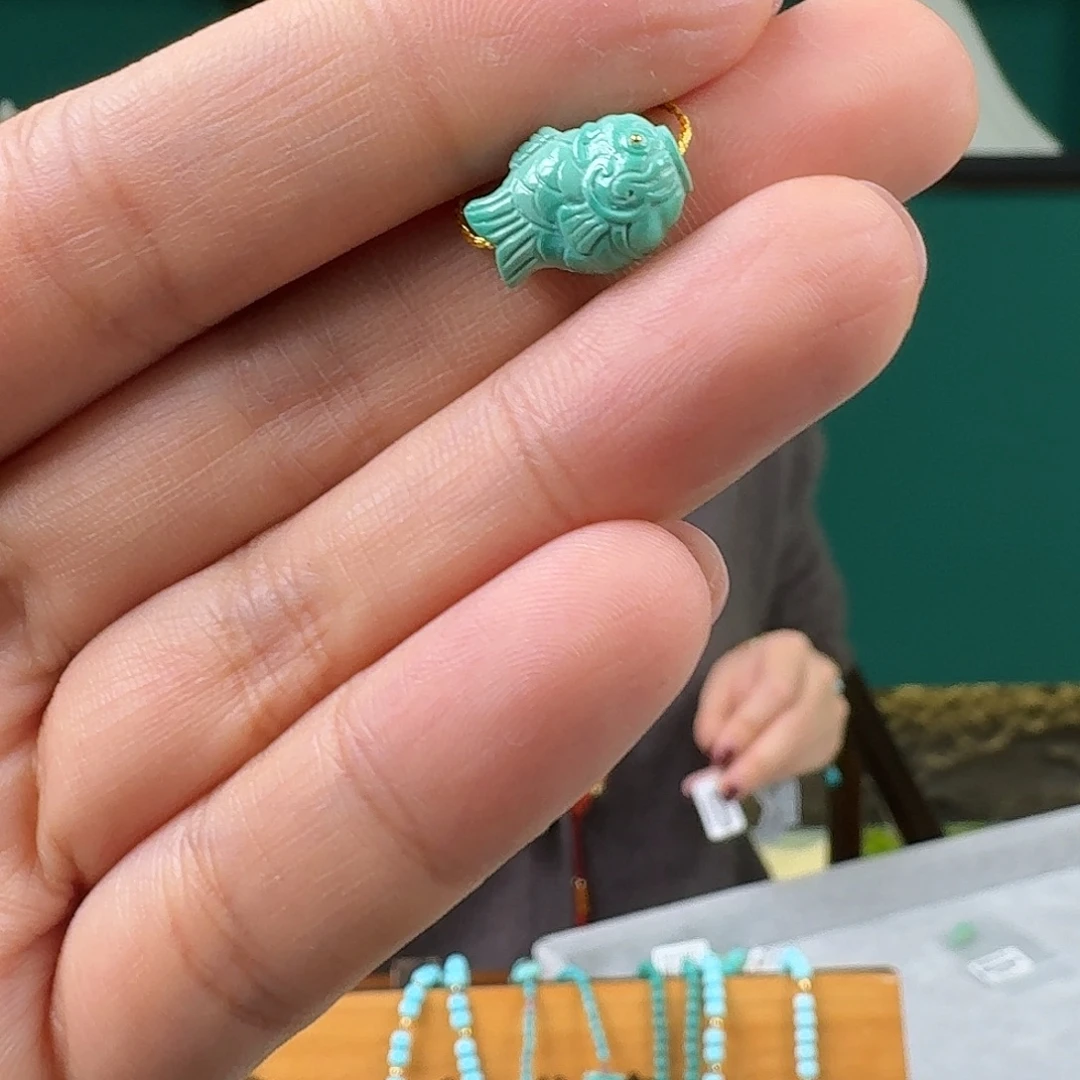 绿松石未镶嵌珠宝奇石