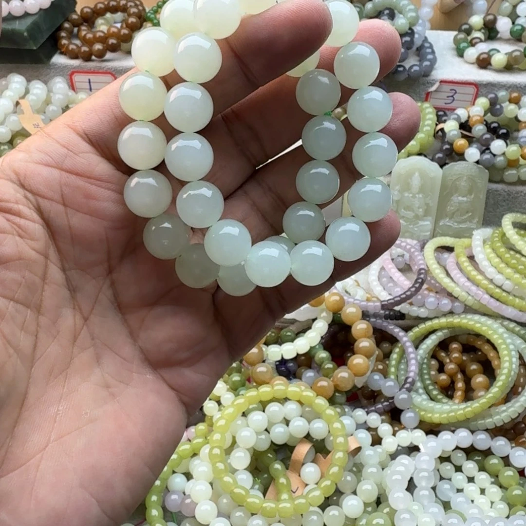 未镶嵌手串和田玉多样性发一