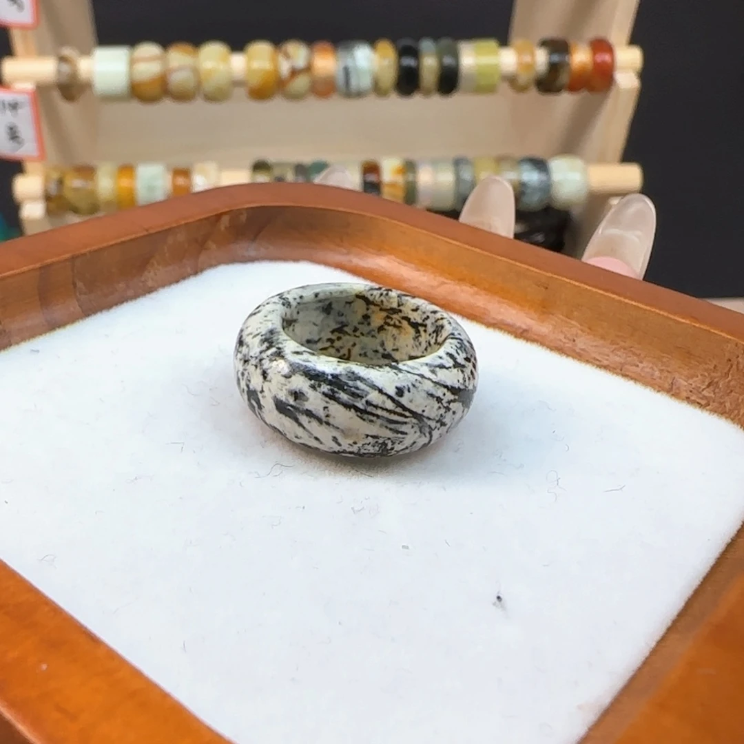 蛇纹石玉岫玉戒指默认微瑕内径16.7合金哎****爷