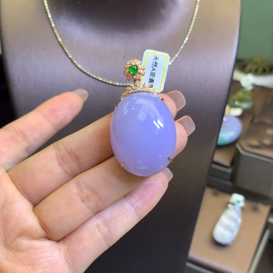 翡翠18K金镶嵌颈饰翡翠吊坠