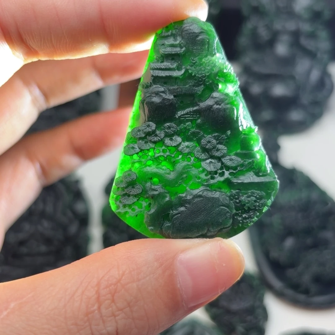 定制翡翠未镶嵌山水