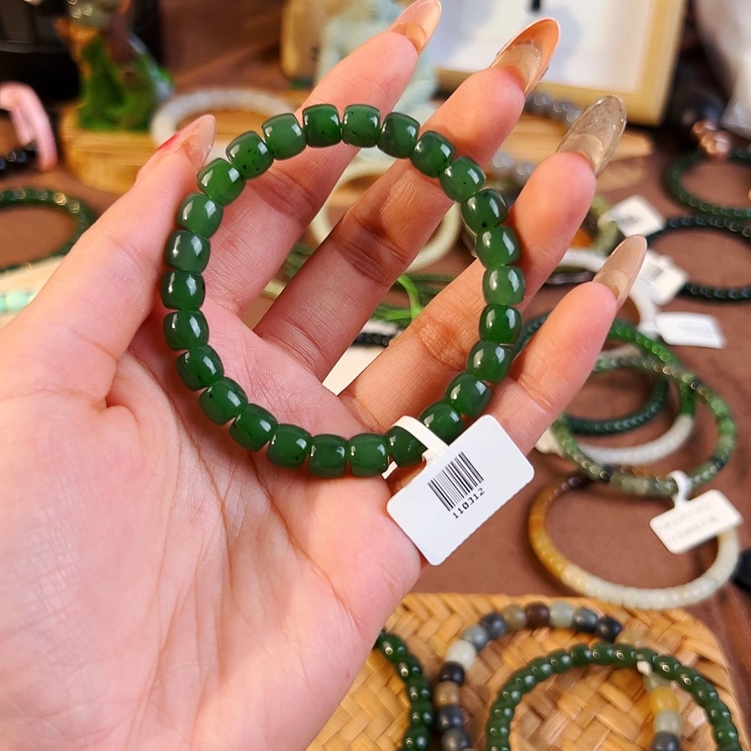 比***冷和田玉未镶嵌手串