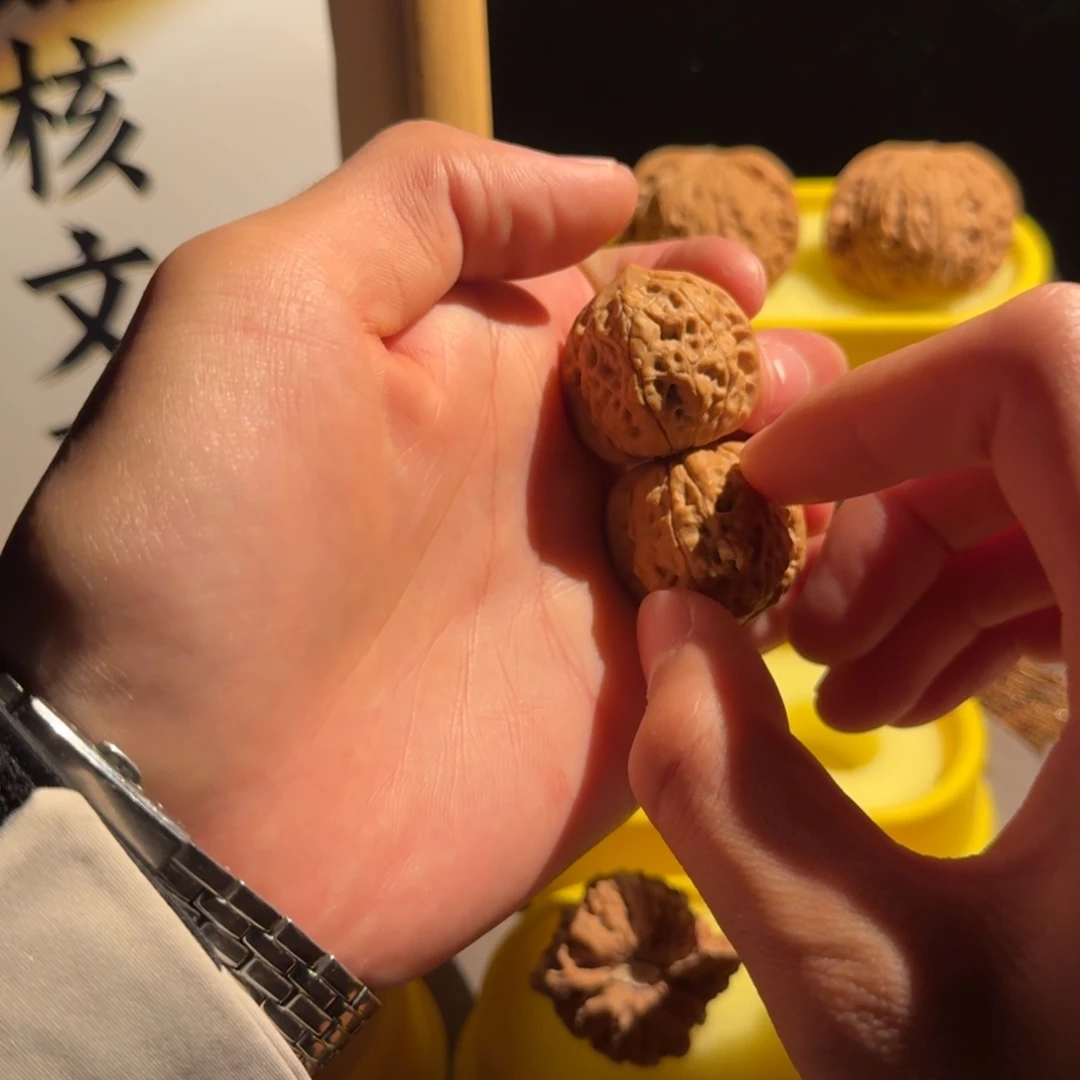 你***.核桃29尺手捻儿 打底盘玩后不退不换！