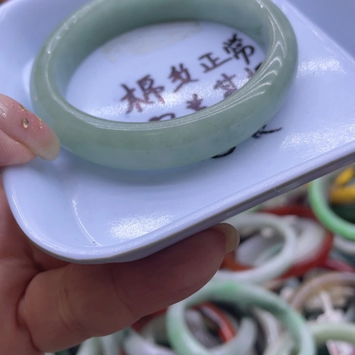 翡翠未镶嵌手镯手镯