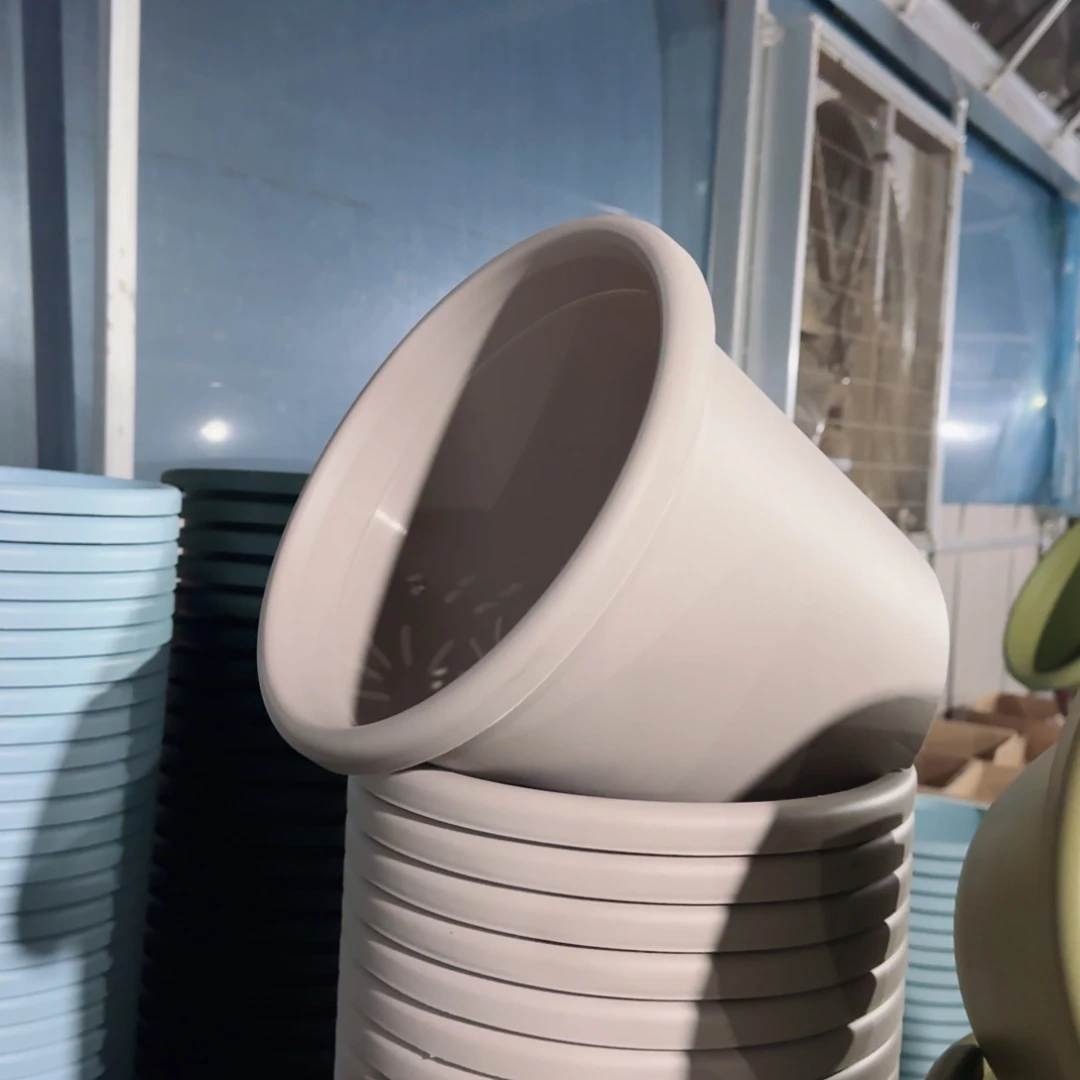 塑料四季5号灰白3个带拖