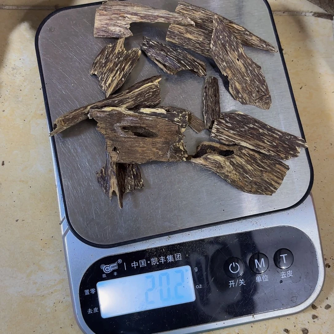 沉香沉香碎屑枕****虫漏20克