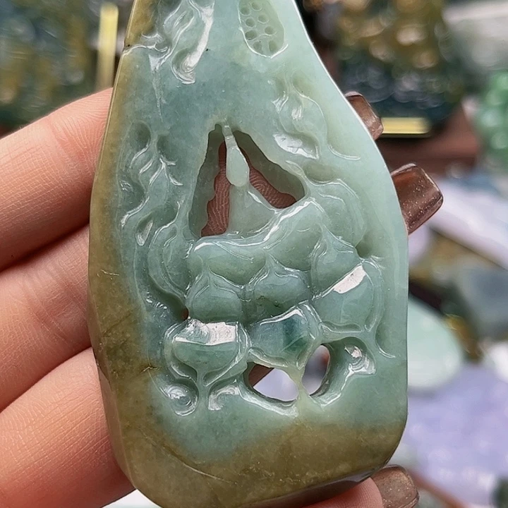 翡翠未镶嵌颈饰挂件