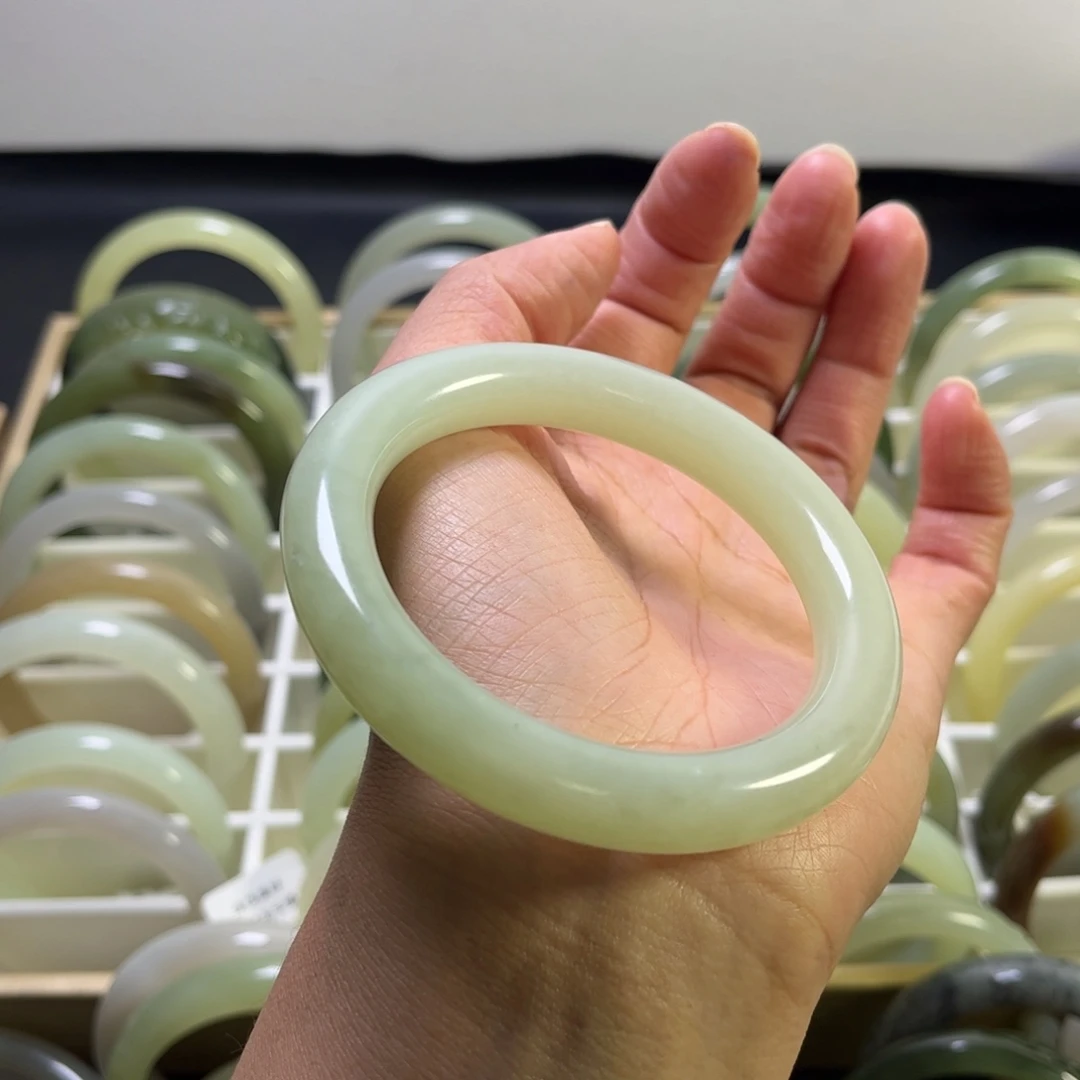 和田玉未镶嵌手镯57.8圈