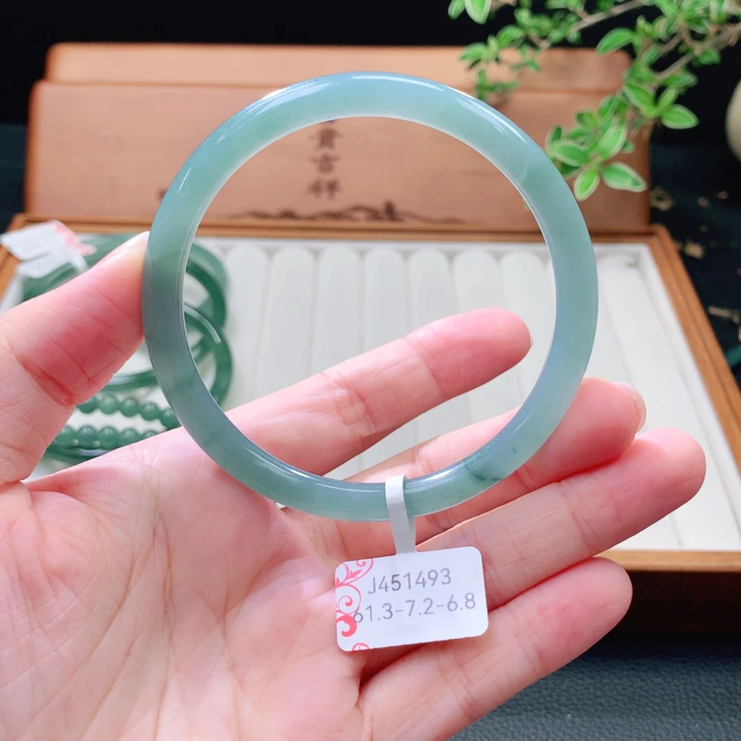 翡翠未镶嵌手镯（圆镯）