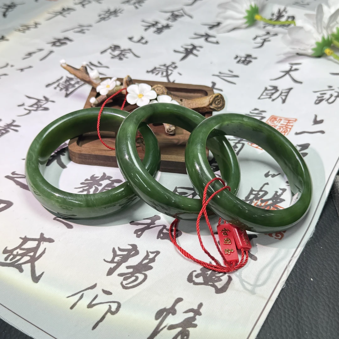 天然和田菠菜绿手镯拍一发一多样性发其一 1050041