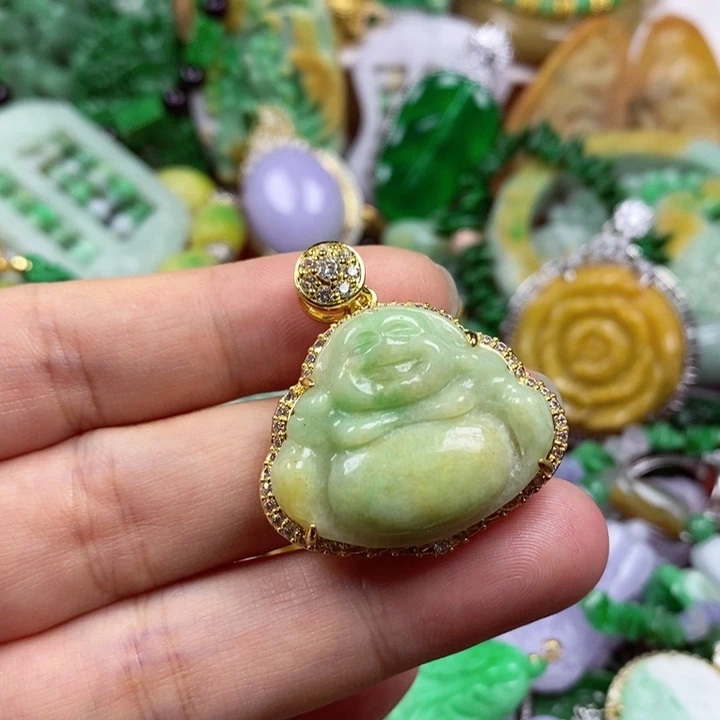 翡翠未镶嵌吊坠(赠链)
