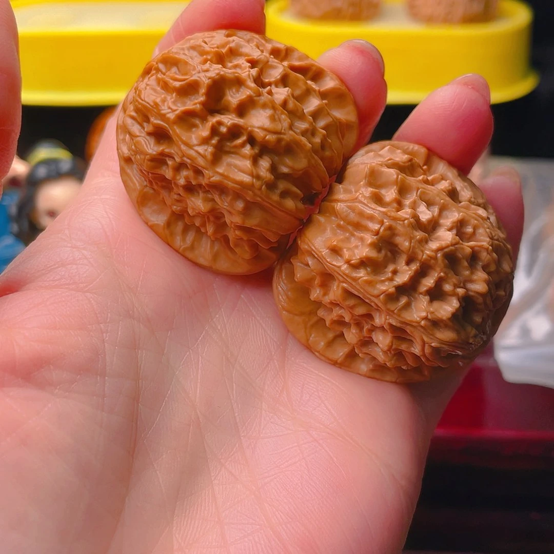 文玩核桃吊坠L****.39白狮子