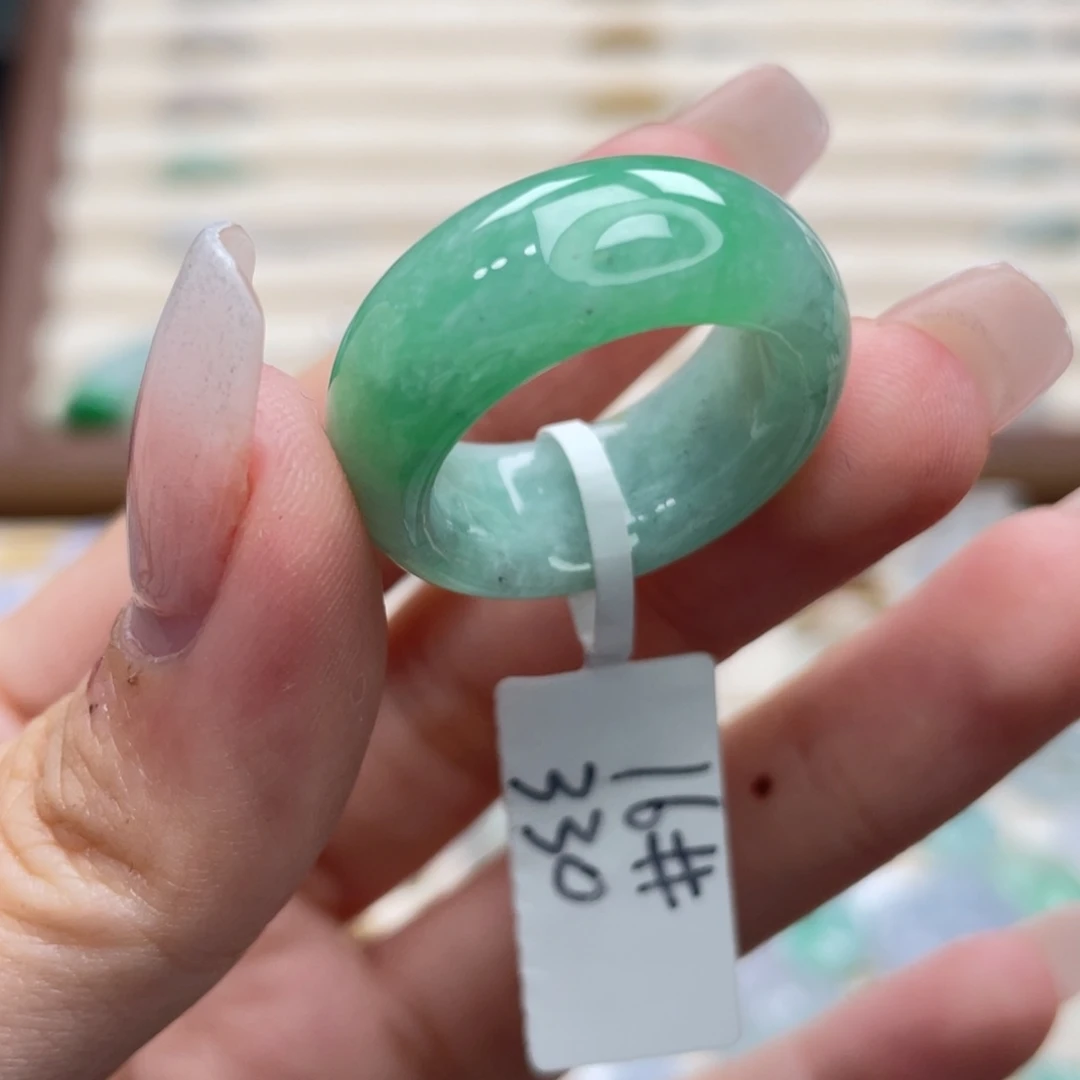 翡翠未镶嵌戒圈a43港圈16白底青乌鸡飘花墩墩
