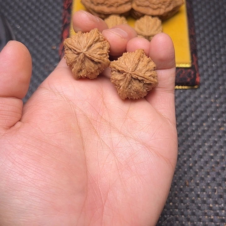 吊坠文玩核桃四棱