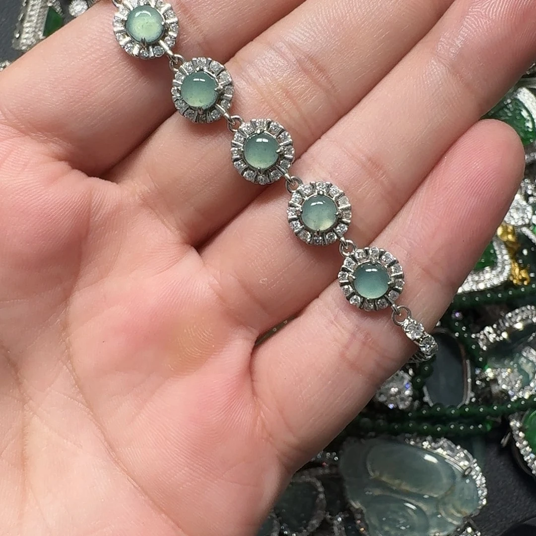 翡翠未镶嵌颈饰天然A货翡翠放漏