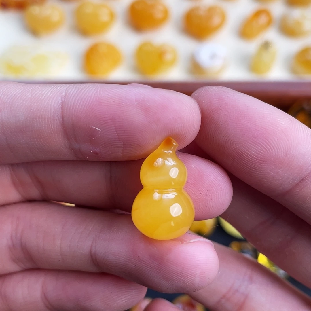 琥珀未镶嵌珠宝奇石