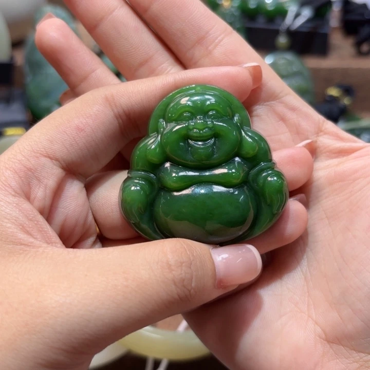 颈饰未镶嵌和田玉（碧玉）