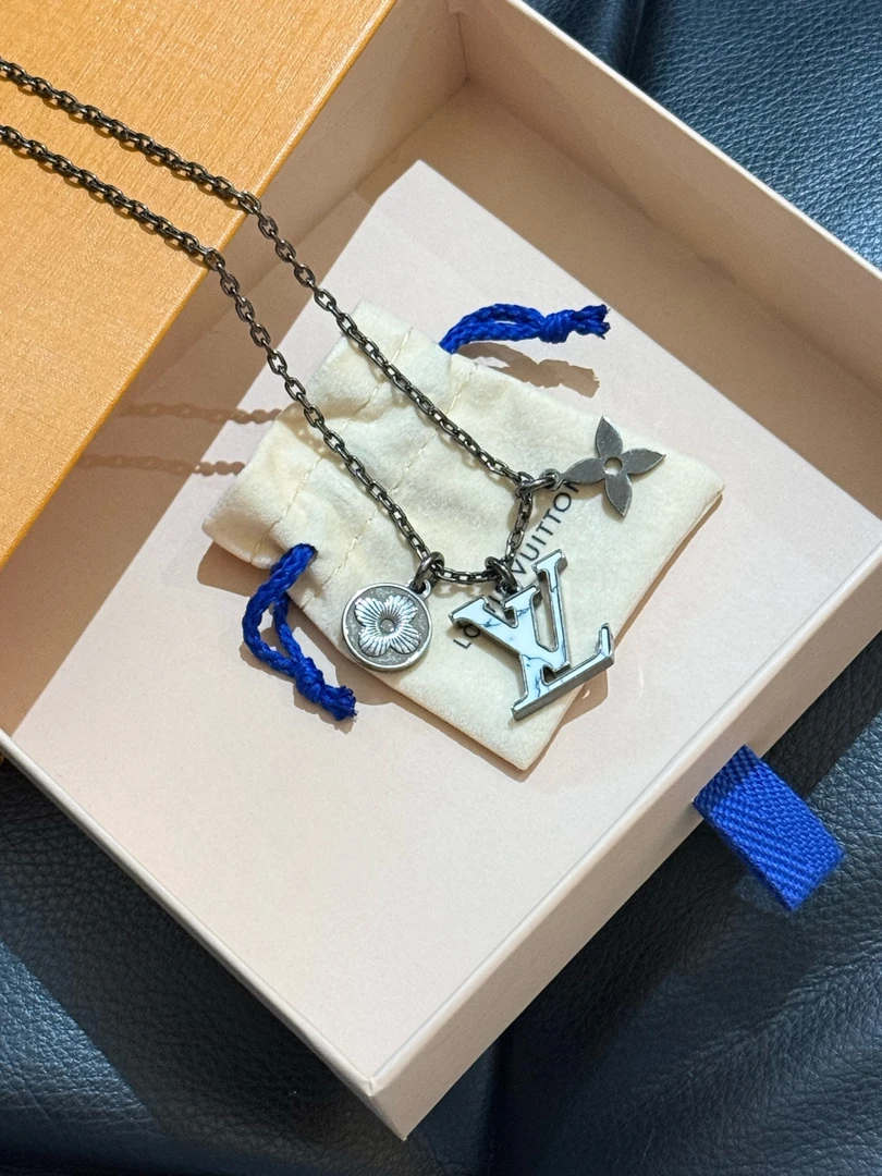 未使用 LouisVuitton/路易威登 多元素大理石银灰色项链 16946180