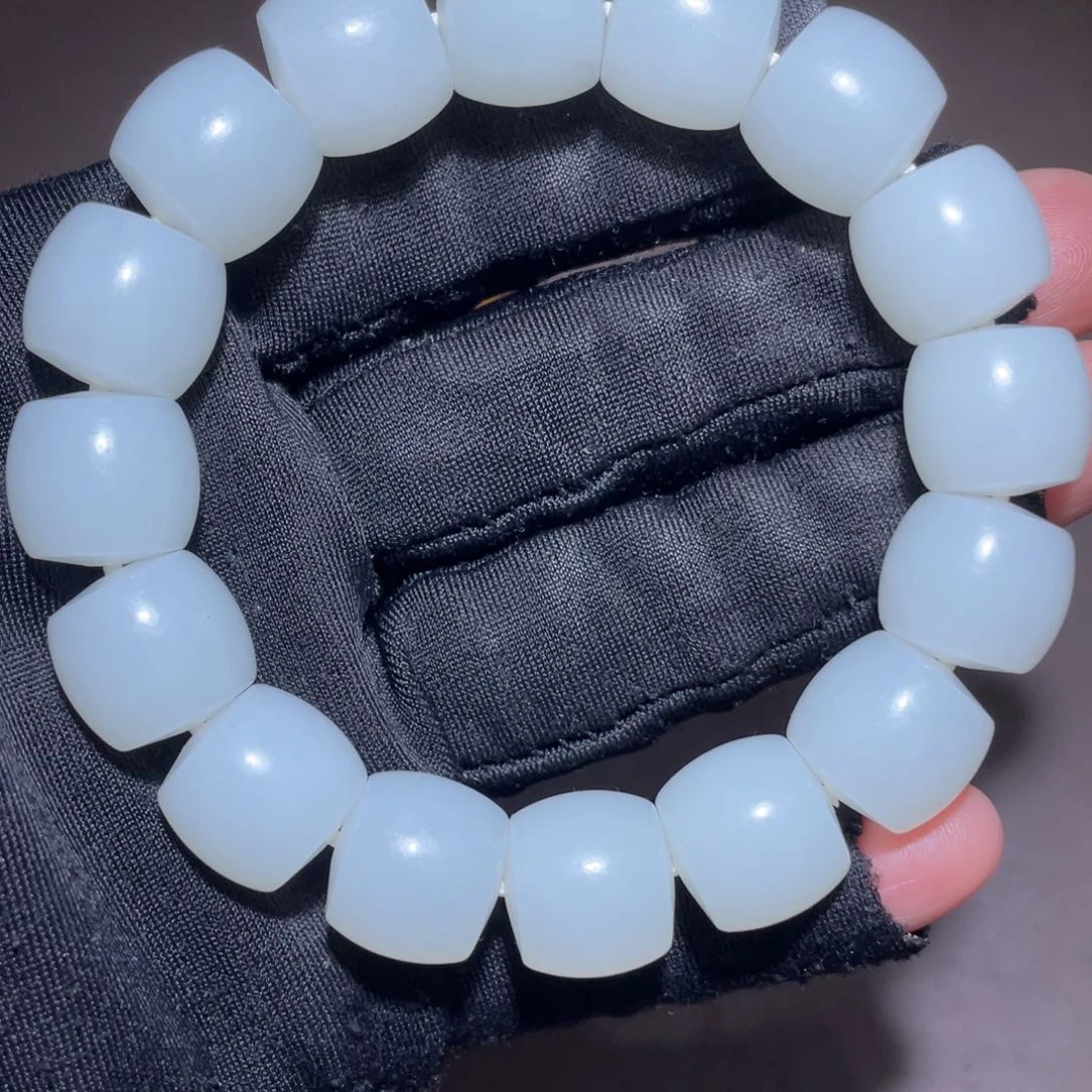 和田玉（糖玉）颈饰未镶嵌