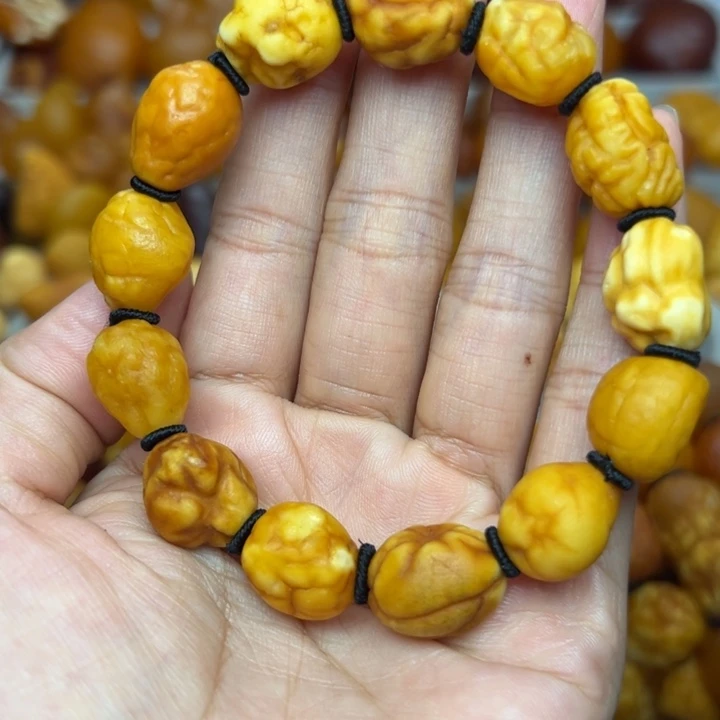 琥珀未镶嵌裸石天然蜜蜡