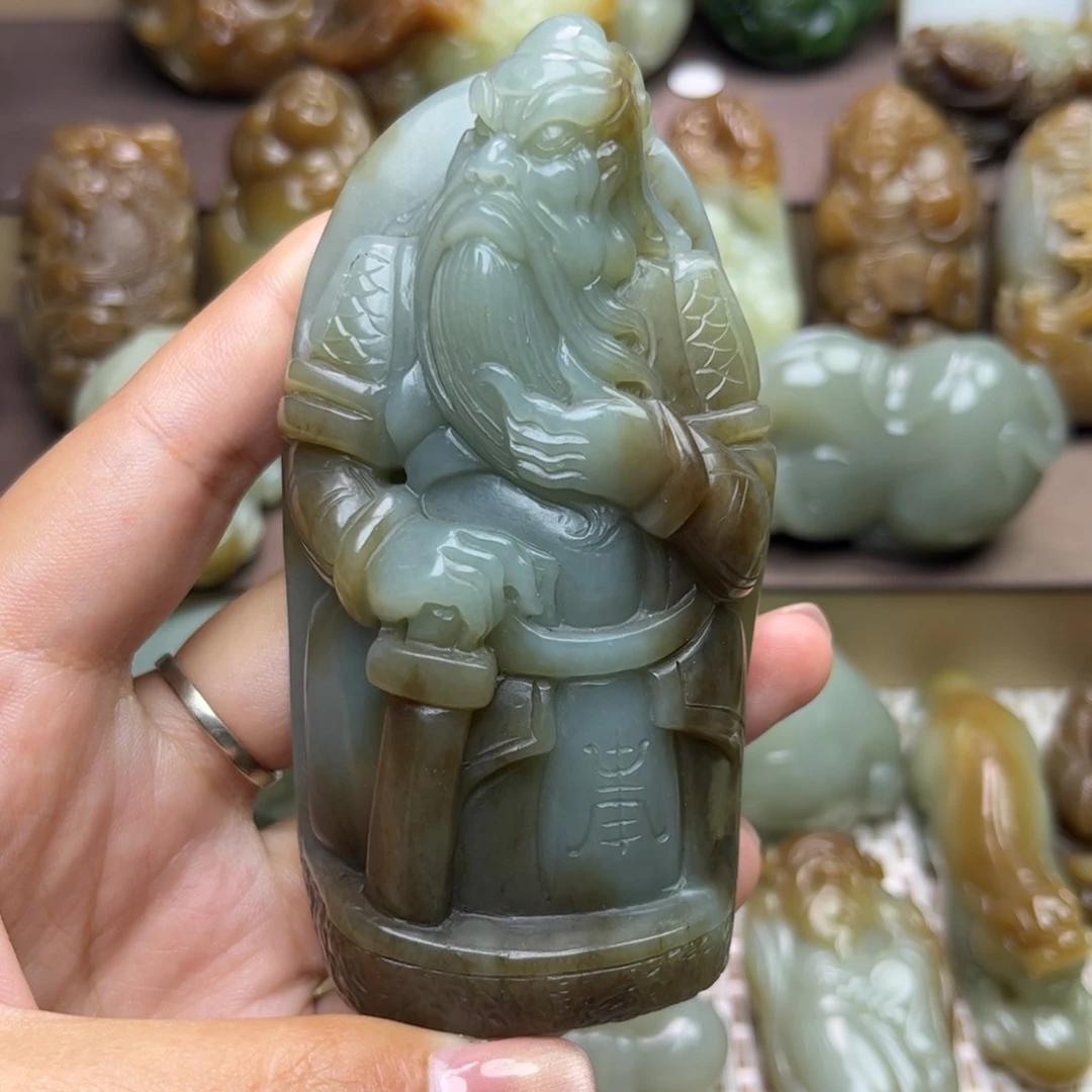 和田玉未镶嵌把件