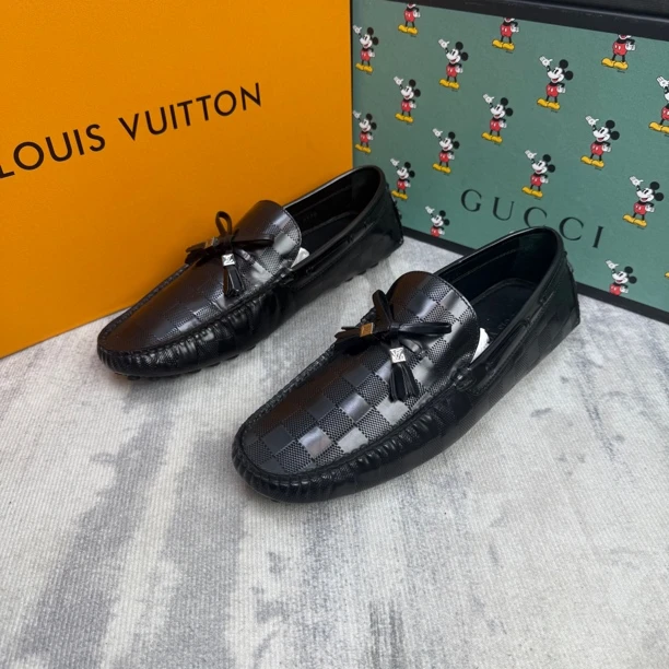 95新 LouisVuitton/路易威登 黑色棋盘格流苏休闲豆豆鞋/40.5欧