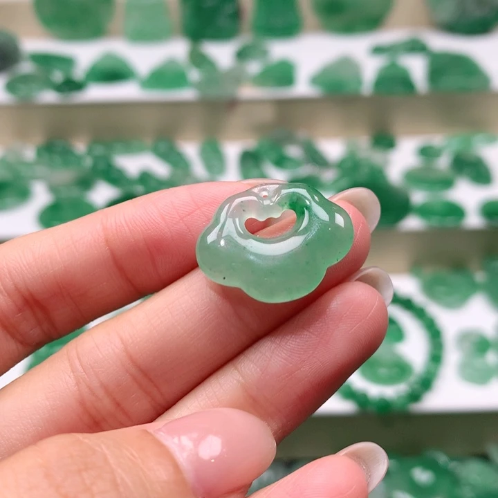 颈饰未镶嵌石英质玉?****?