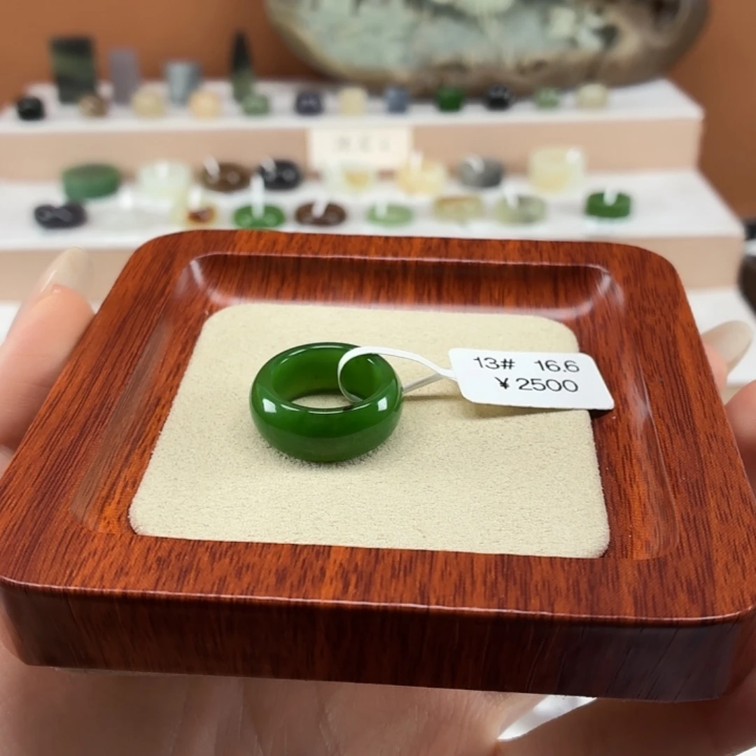 墨***埃和田玉未镶嵌戒指内径16.6