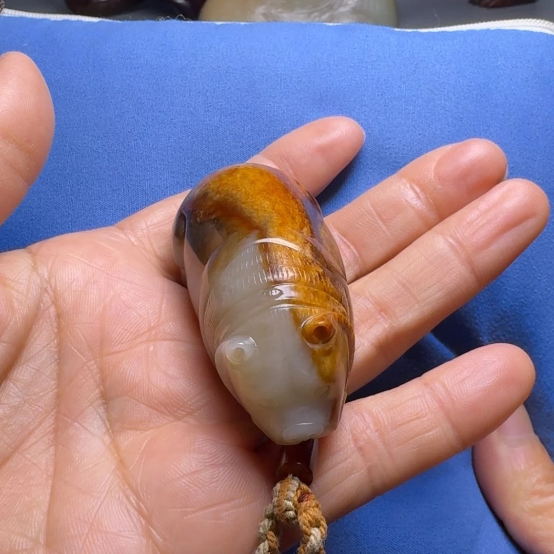 和田玉（糖玉）未镶嵌颈饰牛