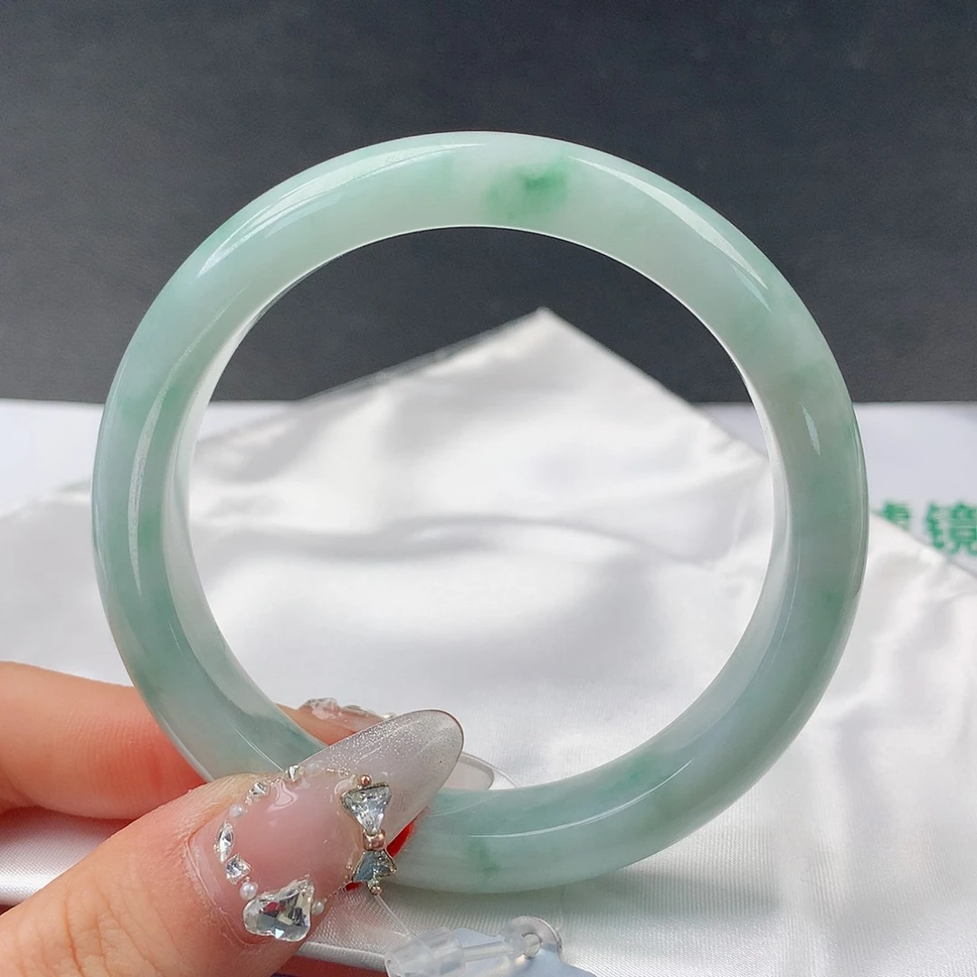 翡翠手镯未镶嵌005正58