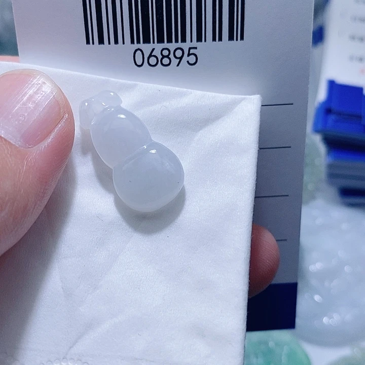 翡翠未镶嵌颈饰天光墟翡翠市场现金代购