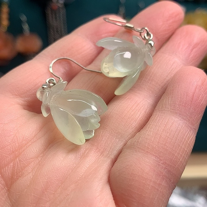 未镶嵌蛇纹石玉耳饰