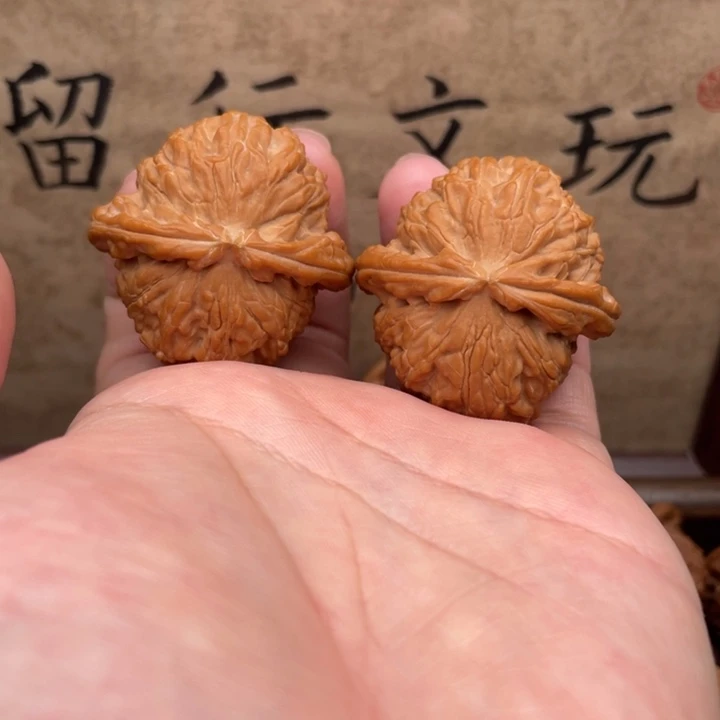 文玩核桃把件40全品白狮子