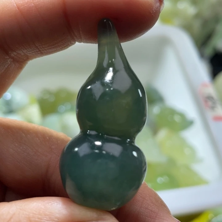 岫玉未镶嵌吊坠吊坠