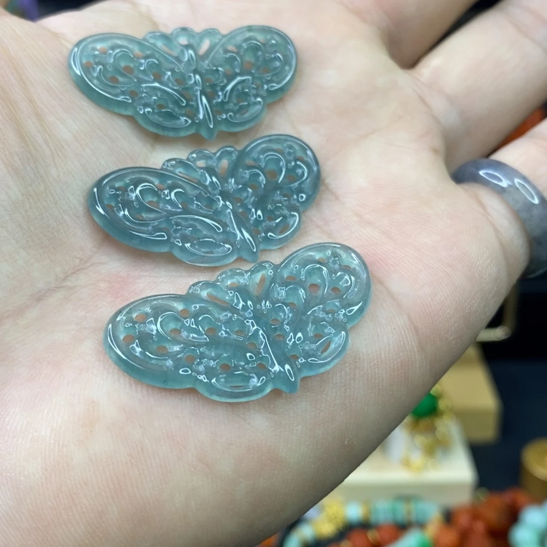 颈饰未镶嵌翡翠吊坠