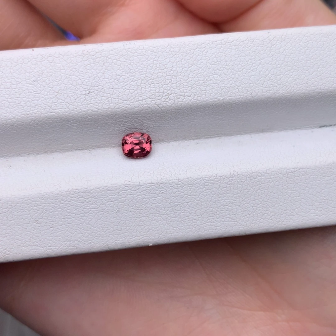 裸石尖晶石0.56ct    4×5