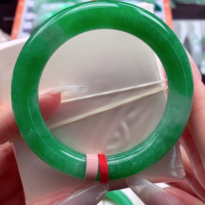 翡翠未镶嵌手镯翡翠