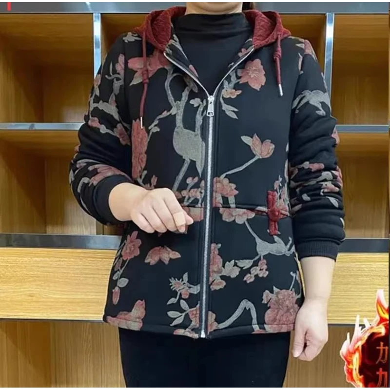 2025秋冬新款妈妈加绒外套洋气连帽休闲宽松时尚外套女装